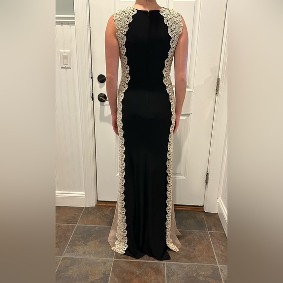 Gorgeous black tie gown, black and gold, size 6, worn once - Picture 6 of 7